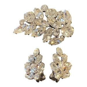 Regency Signed Vintage Rhinestone Brooch & Earrings Set J10